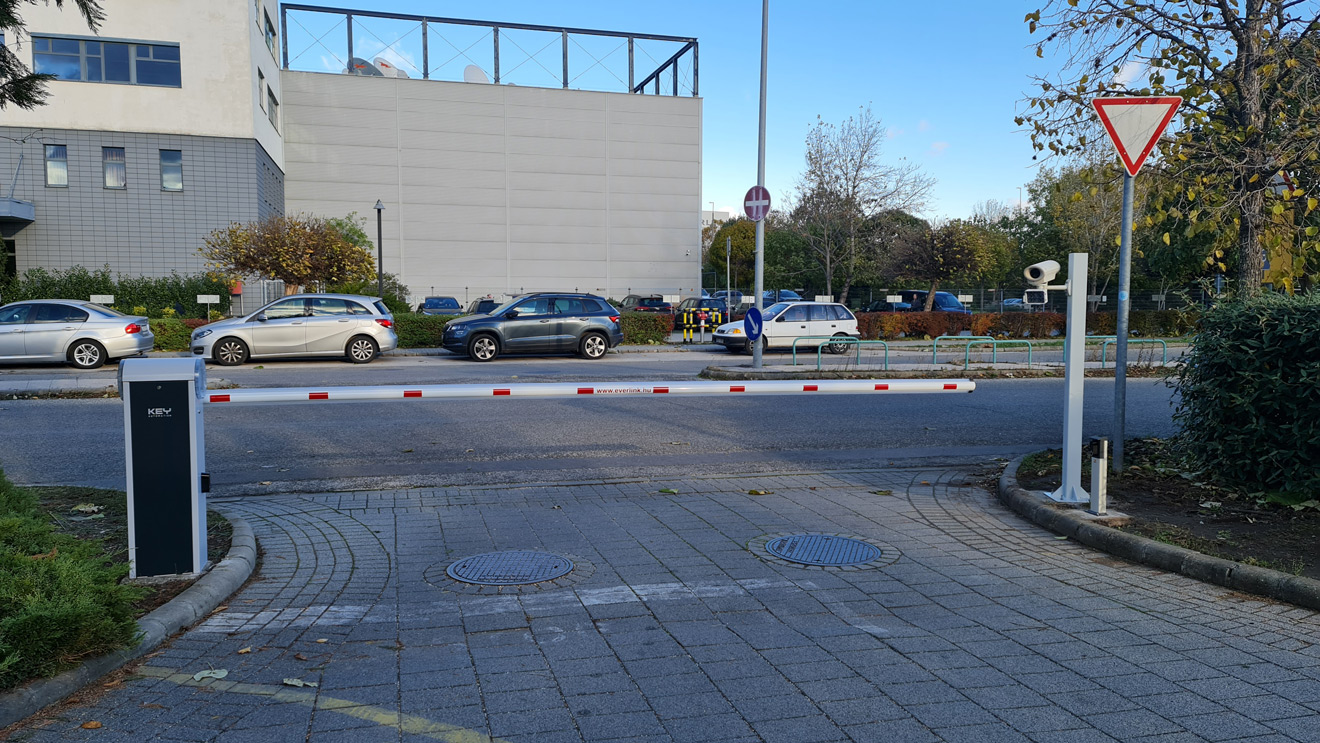 Ipari sorompó telepítés telephely beléptetéshez